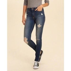 girls in hollister jeans